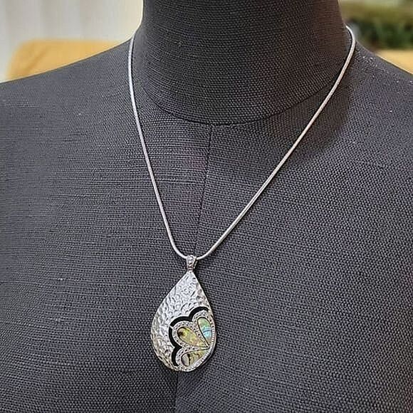 Vtg abalone inlay silver tone hammered metal pendant necklace - Picture 2 of 11